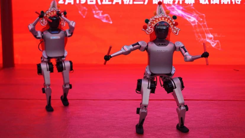 China showcases humanoid robots at Spring Festival gala | CBC News