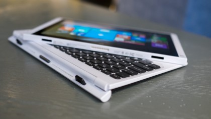 Tablet လိုေရာ၊ Laptop လိုေရာပါ အသံုးျပဳႏိုင္မယ့္ HP Pavilion X2