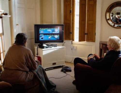 ရှုံးတဲ့လူ လက်ဖက်ရည်ဖျော်ကြေး – ၂၅ နှစ်လုံးလုံး ရိုးရာမပျက် Mario Kart ဂိမ်းပြိုင်ဆော့တဲ့ စုံတွဲ