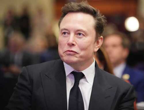 Tesla က Elon Musk ကို လုပ်အားခ ဒေါ်လာ ၁ ထရီလီယံပေးဖို့ သဘောတူ