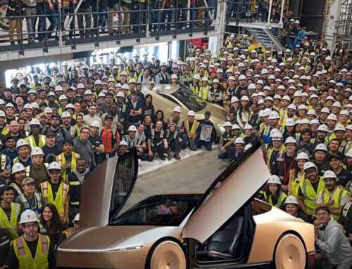 စတီယာရင်နဲ့ လီဗာ မပါတဲ့ ပထမဆုံး Cybercab ကို Tesla စတင်ထုတ်လုပ်