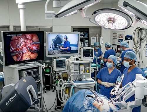 လန်ဒန်က ဆရာဝန်တစ်ဦး ကီလိုမီတာ ၂,၄၀၀ ကွာဝေးတဲ့ လူနာကို အဝေးထိန်းစက်ရုပ်သုံးပြီး အောင်မြင်စွာ ခွဲစိတ်