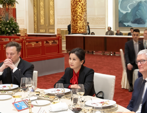 စက်ရုံအလုပ်သမားဘဝ ကနေ တင်မ်ကွတ်နှင့် အီလွန်မတ်စ်တို့အကြား ထိုင်ခုံနေရာရခဲ့တဲ့ အမျိုးသမီးဖြစ်လာသူ (ကျိုးချန်ဖေး)